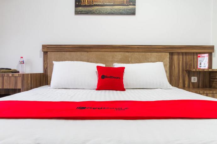 Imagen de la habitación del Hotel Reddoorz Plus Near Sukajadi 2. Foto 8