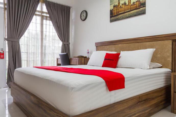 Imagen de la habitación del Hotel Reddoorz Plus Near Sukajadi 2. Foto 12