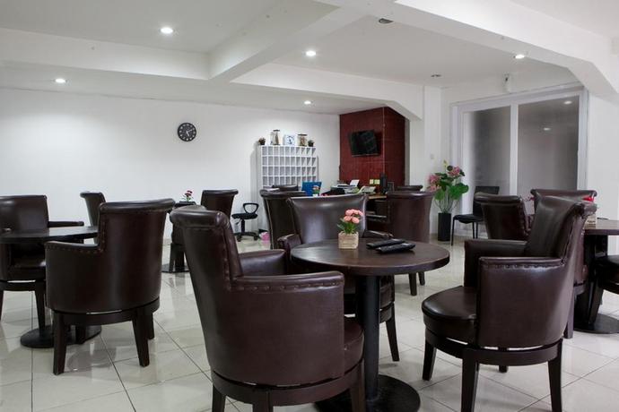 Imagen de los interiores del Hotel Reddoorz Plus Near Sukajadi 2. Foto 19
