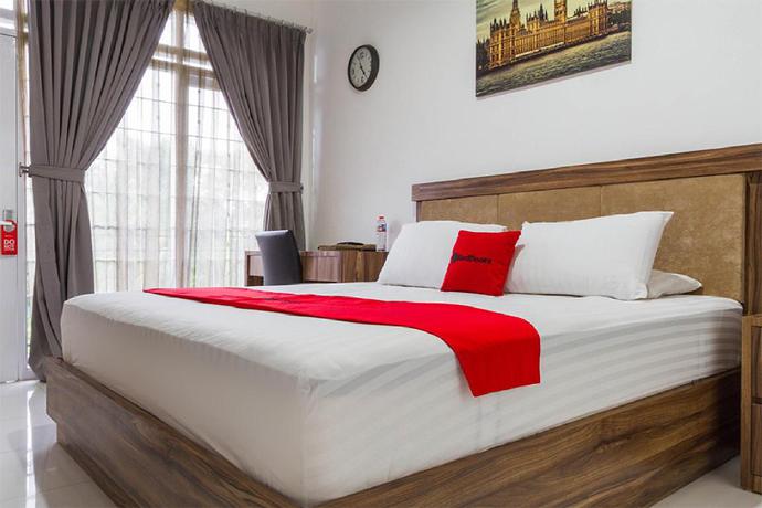 Imagen de la habitación del Hotel Reddoorz Plus Near Sukajadi 2. Foto 17