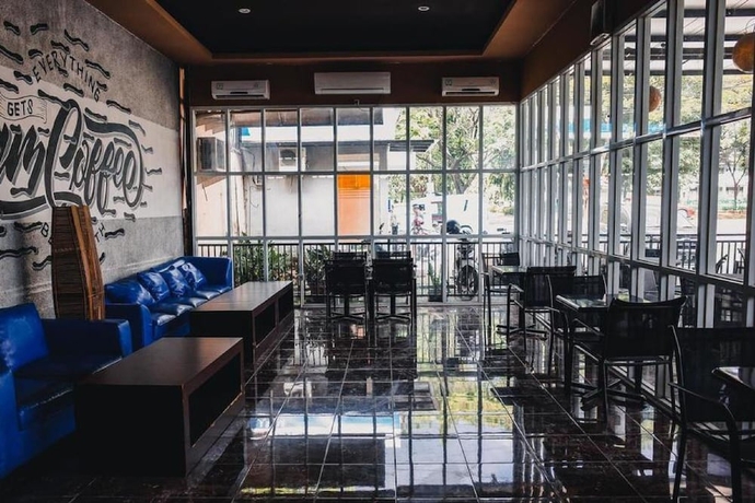 Imagen de los interiores del Hotel Reddoorz Plus Near Sultan Hasanuddin Airport. Foto 14