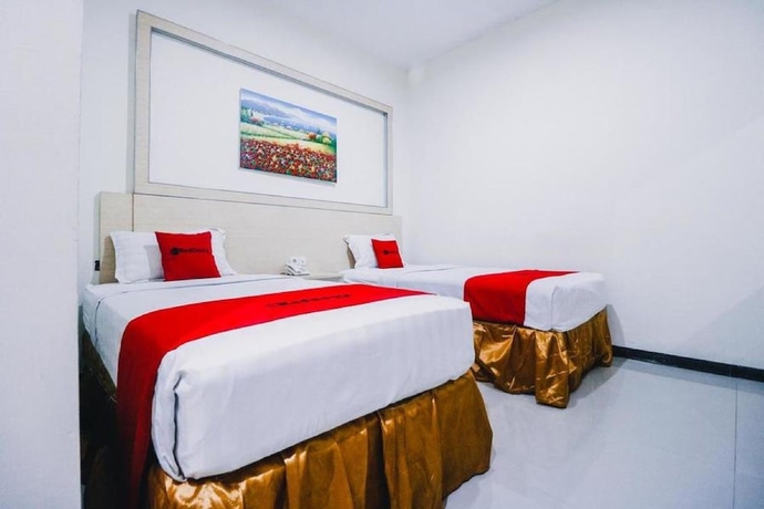Imagen de la habitación del Hotel Reddoorz Plus Near Sultan Hasanuddin Airport. Foto 6