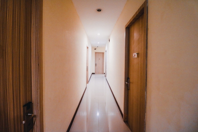 Imagen de los interiores del Hotel Reddoorz Plus Near Sultan Hasanuddin Airport. Foto 16