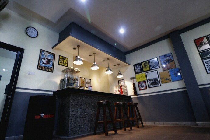Imagen del bar/restaurante del Hotel Reddoorz Plus Near Universitas Indonesia. Foto 18