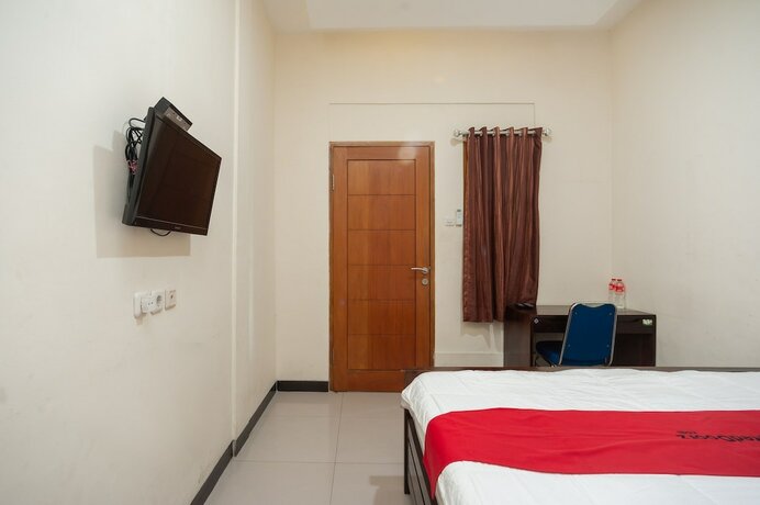Imagen general del Hotel Reddoorz Plus Near Universitas Indonesia. Foto 3