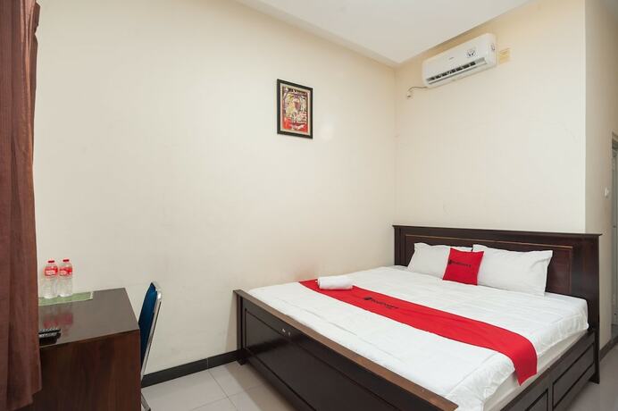 Imagen general del Hotel Reddoorz Plus Near Universitas Indonesia. Foto 12