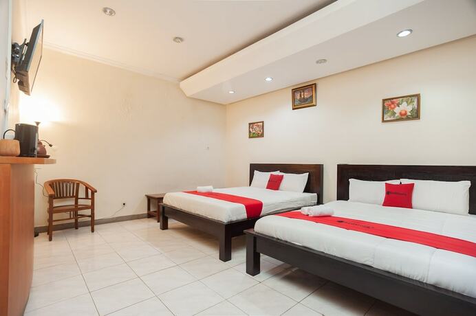 Imagen de la habitación del Hotel Reddoorz Plus Near Universitas Indonesia. Foto 31