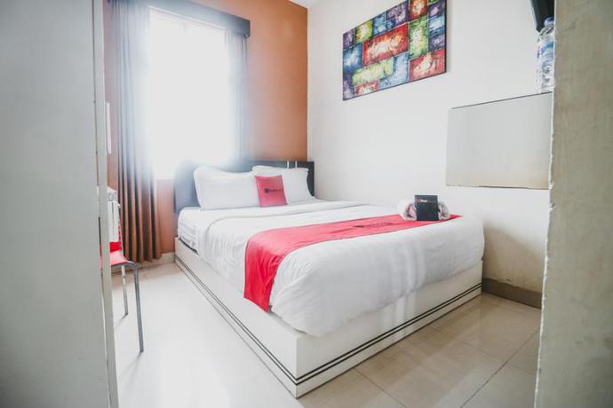 Imagen de la habitación del Hotel Reddoorz Plus Near Universitas Negeri Makassar. Foto 13