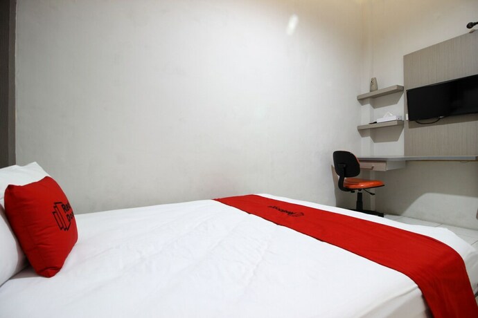 Imagen de la habitación del Hotel Reddoorz Plus Near Upn Jogjakarta 2. Foto 20