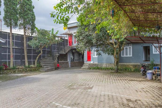 Imagen general del Hotel Reddoorz Plus @ Otista Garut. Foto 4