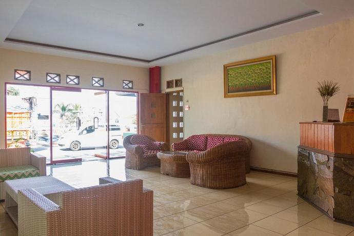 Imagen de los interiores del Hotel Reddoorz Plus @ Otista Garut. Foto 18