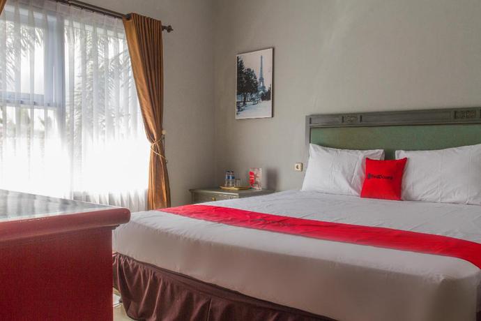 Imagen de la habitación del Hotel Reddoorz Plus @ Otista Garut. Foto 17