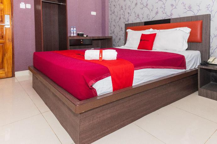 Imagen de la habitación del Hotel Reddoorz Plus @ Paal 2 Manado. Foto 9