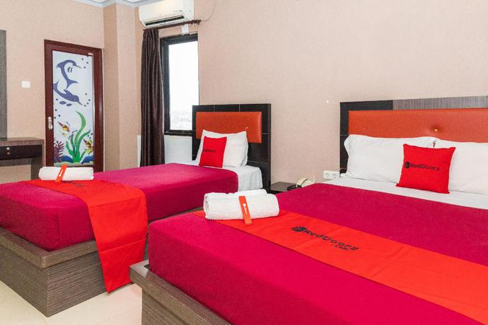 Imagen de la habitación del Hotel Reddoorz Plus @ Paal 2 Manado. Foto 14