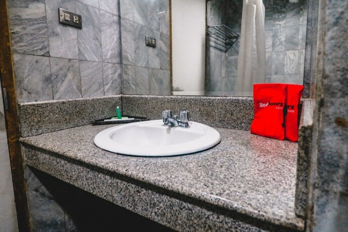 Imagen de la habitación del Hotel Reddoorz Plus @ Permata Alam. Foto 24