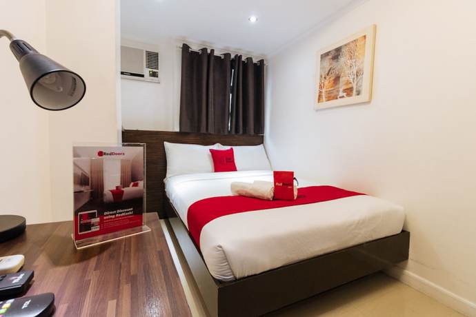 Imagen de la habitación del Hotel Reddoorz Plus @ Poblacion Makati. Foto 3