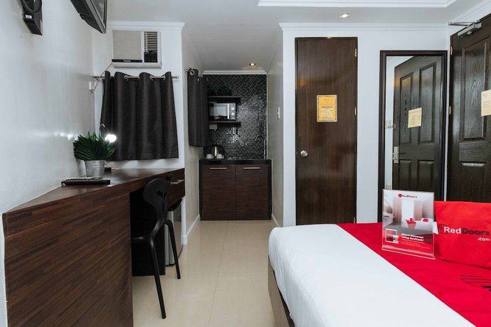 Imagen de la habitación del Hotel Reddoorz Plus @ Poblacion Makati. Foto 6