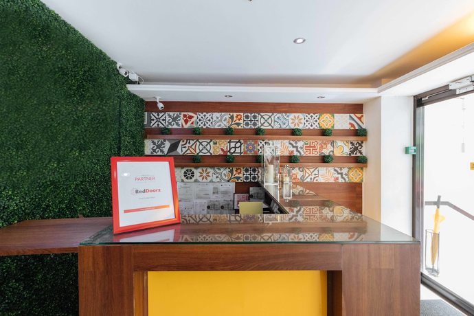 Imagen de los interiores del Hotel Reddoorz Plus @ Poblacion Makati. Foto 20