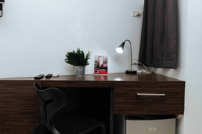 Imagen de la habitación del Hotel Reddoorz Plus @ Poblacion Makati. Foto 16
