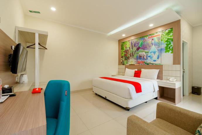 Imagen de la habitación del Hotel Reddoorz Plus @ Point Phila Cihampelas. Foto 7