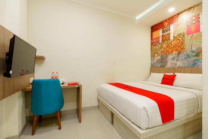 Imagen de la habitación del Hotel Reddoorz Plus @ Point Phila Cihampelas. Foto 10