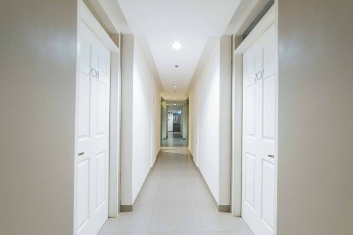 Imagen de los interiores del Hotel Reddoorz Plus @ Roxas Street Davao. Foto 29