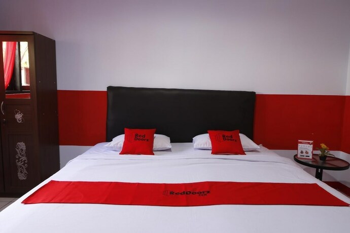 Imagen general del Hotel Reddoorz Plus @ Samratulangi Manado. Foto 2
