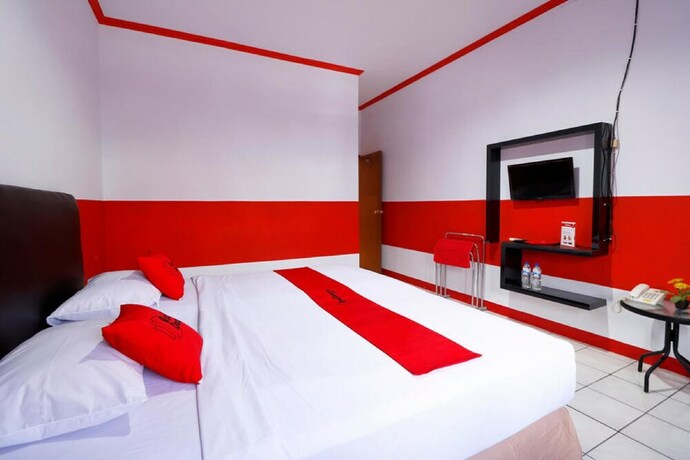 Imagen de la habitación del Hotel Reddoorz Plus @ Samratulangi Manado. Foto 20