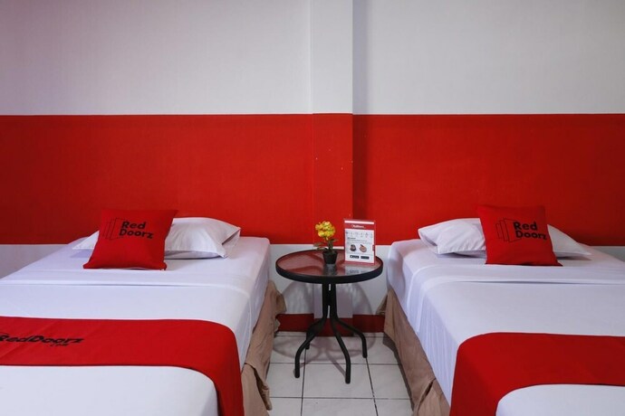 Imagen de la habitación del Hotel Reddoorz Plus @ Samratulangi Manado. Foto 25