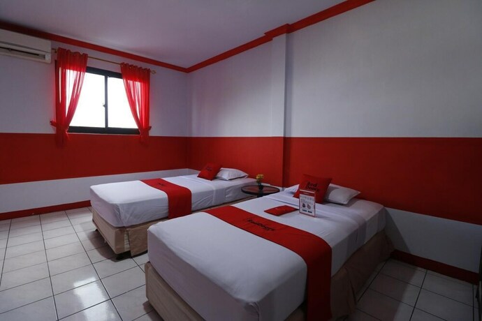 Imagen de la habitación del Hotel Reddoorz Plus @ Samratulangi Manado. Foto 26