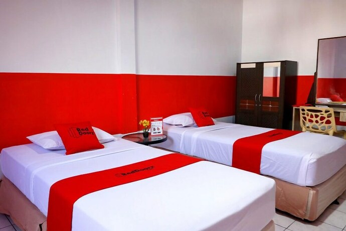 Imagen de la habitación del Hotel Reddoorz Plus @ Samratulangi Manado. Foto 32