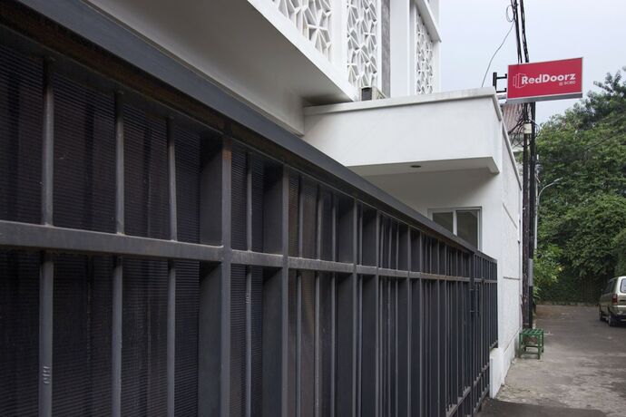 Imagen general del Hotel Reddoorz Plus @ Scbd. Foto 9
