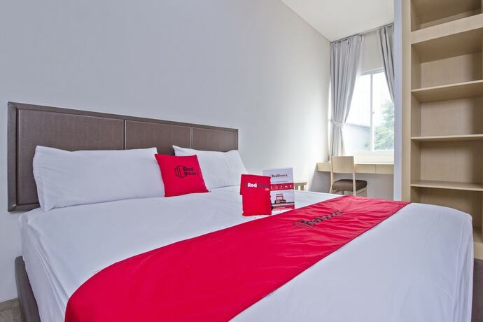 Imagen general del Hotel Reddoorz Plus @ Scbd. Foto 1