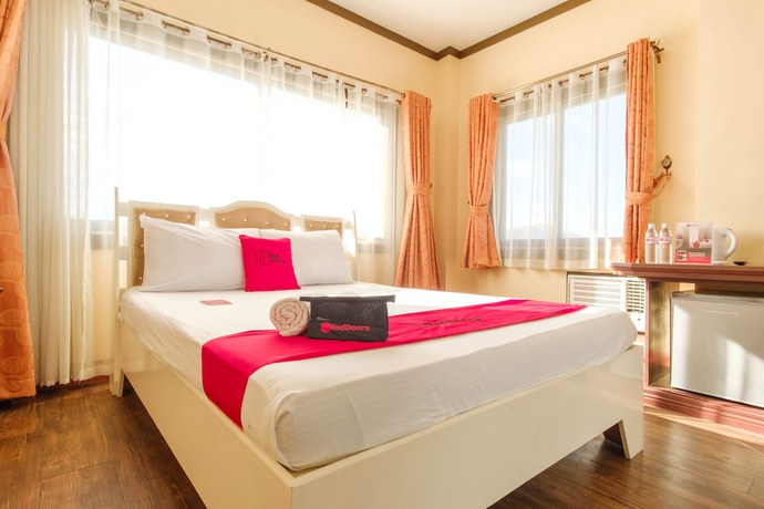 Imagen general del Hotel Reddoorz Plus @ Seaborne Subic Zambales. Foto 1