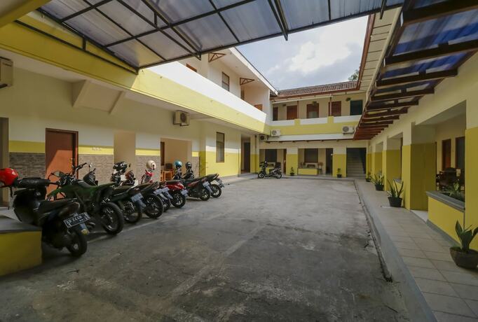 Imagen general del Hotel Reddoorz Plus @ Slamet Riyadi. Foto 6