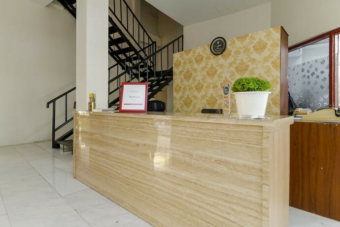Imagen general del Hotel Reddoorz Plus @ Slamet Riyadi. Foto 9