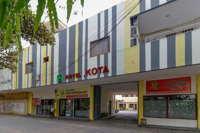 Imagen general del Hotel Reddoorz Plus @ Slamet Riyadi. Foto 11