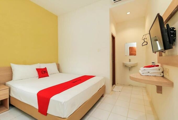 Imagen general del Hotel Reddoorz Plus @ Slamet Riyadi. Foto 14