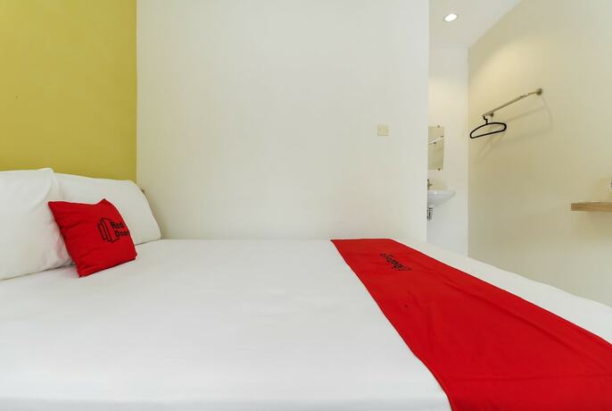 Imagen de la habitación del Hotel Reddoorz Plus @ Slamet Riyadi. Foto 18