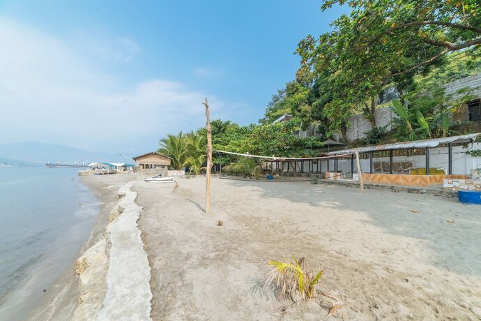 Imagen general del Hotel Reddoorz Plus @ Subic 2n2 Beach Resort Zambales. Foto 4
