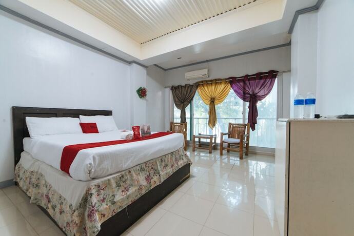 Imagen general del Hotel Reddoorz Plus @ Subic 2n2 Beach Resort Zambales. Foto 8