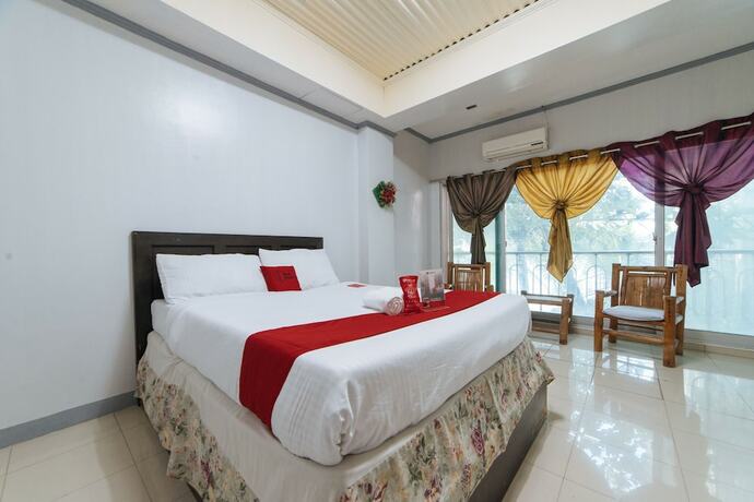 Imagen general del Hotel Reddoorz Plus @ Subic 2n2 Beach Resort Zambales. Foto 17