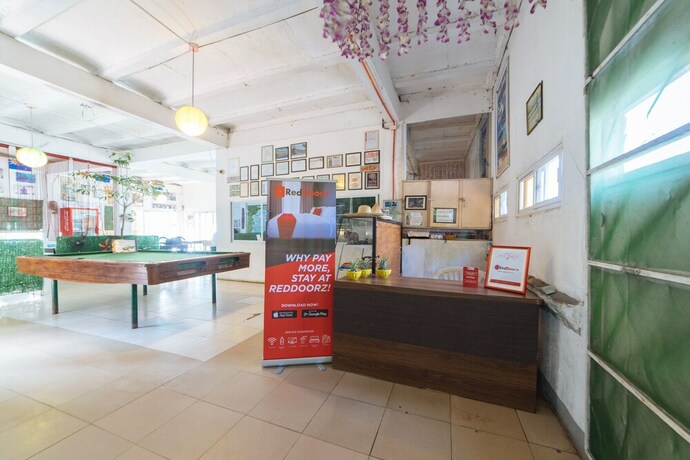 Imagen de los interiores del Hotel Reddoorz Plus @ Subic 2n2 Beach Resort Zambales. Foto 33
