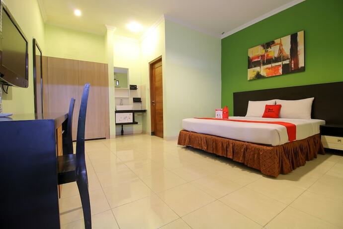 Imagen de la habitación del Hotel Reddoorz Plus @ Taman Siswa 2. Foto 14