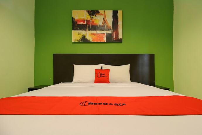 Imagen de la habitación del Hotel Reddoorz Plus @ Taman Siswa 2. Foto 15