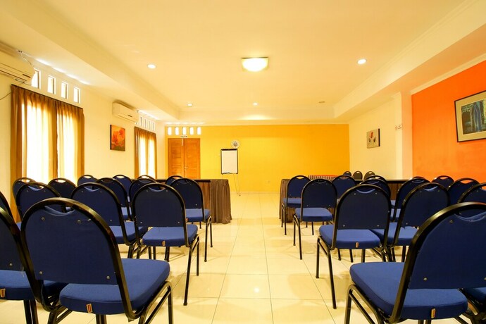 Imagen de los interiores del Hotel Reddoorz Plus @ Taman Siswa 2. Foto 20