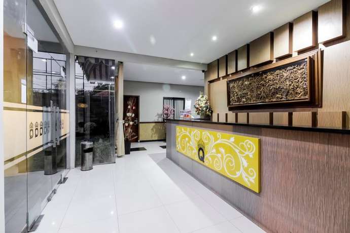 Imagen de los interiores del Hotel Reddoorz Plus @ Tuparev Cirebon. Foto 17