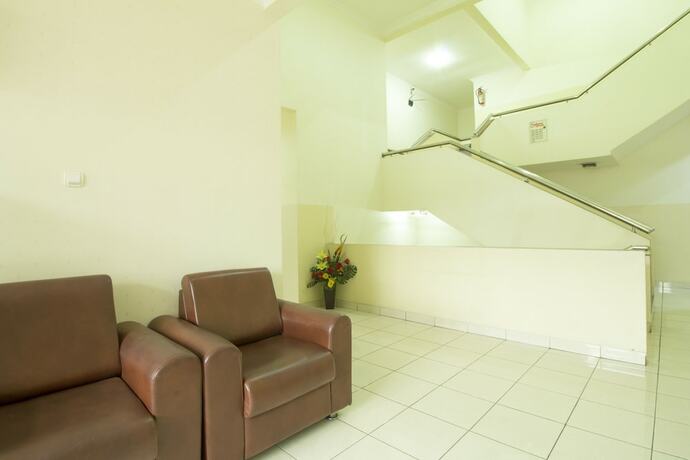 Imagen del bar/restaurante del Hotel Reddoorz Plus @ Wastu Kencana. Foto 19