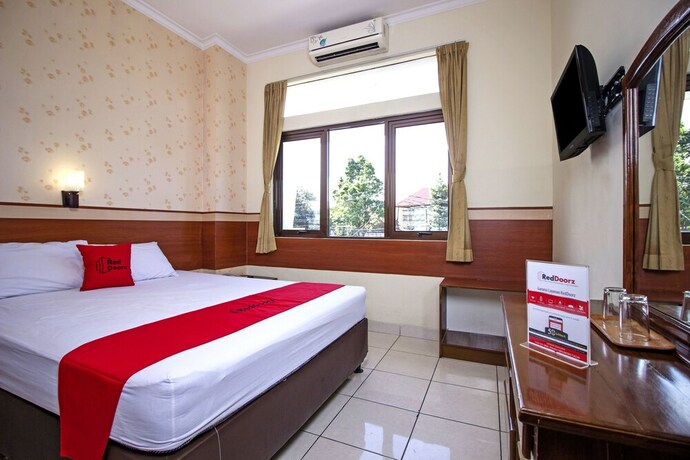 Imagen general del Hotel Reddoorz Plus @ Wastu Kencana. Foto 1