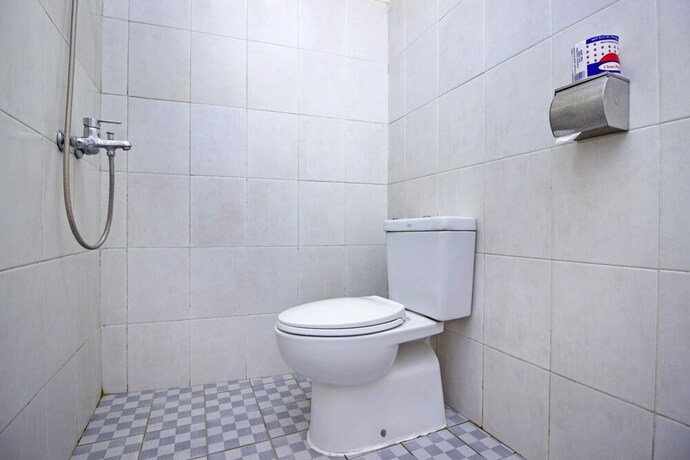 Imagen de la habitación del Hotel Reddoorz Plus @ Wastu Kencana. Foto 26